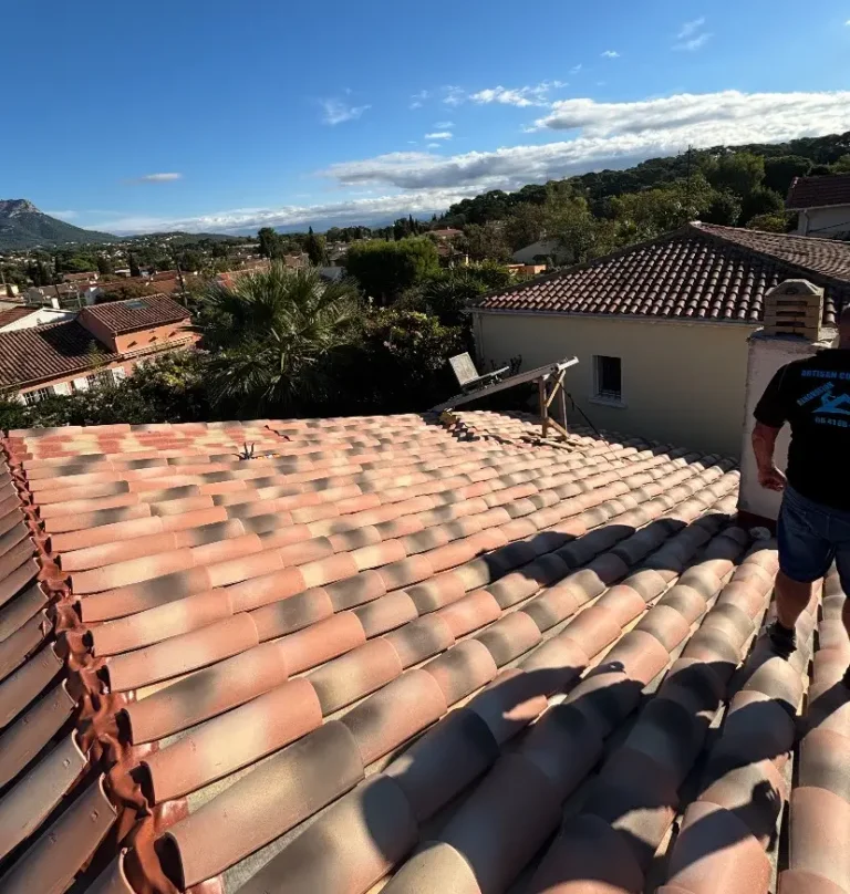 Photo de chantier : réparation de toiture à La Garde
